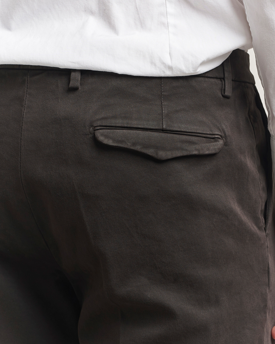 Heren | Broeken | Briglia 1949 | Easy Fit Pleated Cotton Stretch Chino Dark Brown