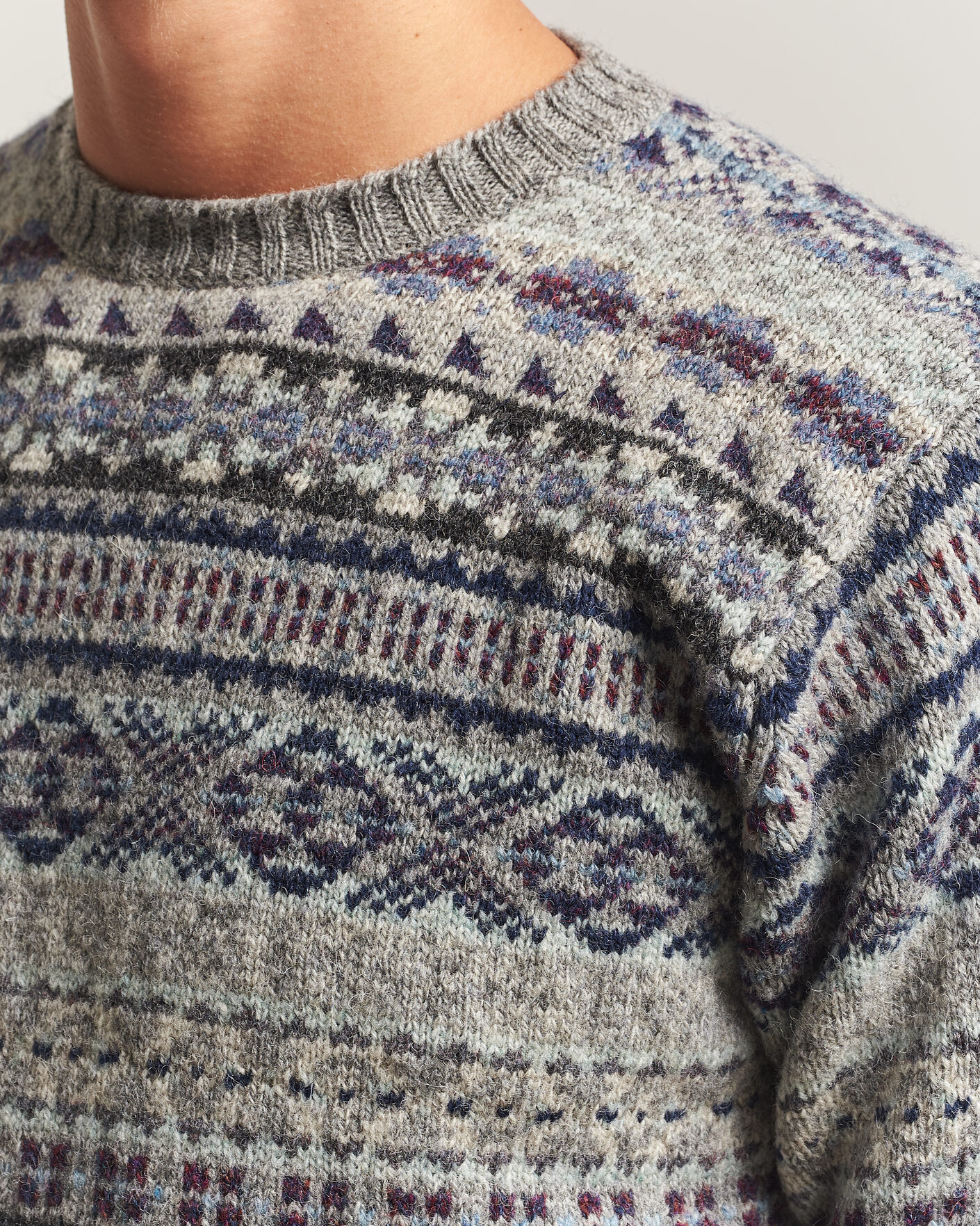 Heren | Truien | Jamieson's of Shetland | Jamiesons Of Shetland All Over Fair Isle Pullover Crew Neck Light Grey