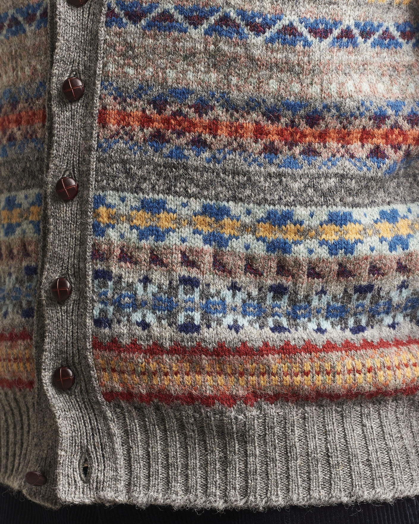 Heren | Truien | Jamieson's of Shetland | Jamiesons Of Shetland All Over Fair Isle Waistcoat Grey