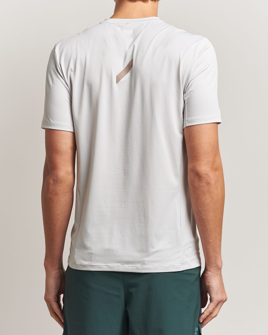 Heren | T-shirts | SOAR Running | Tech Tee Grey