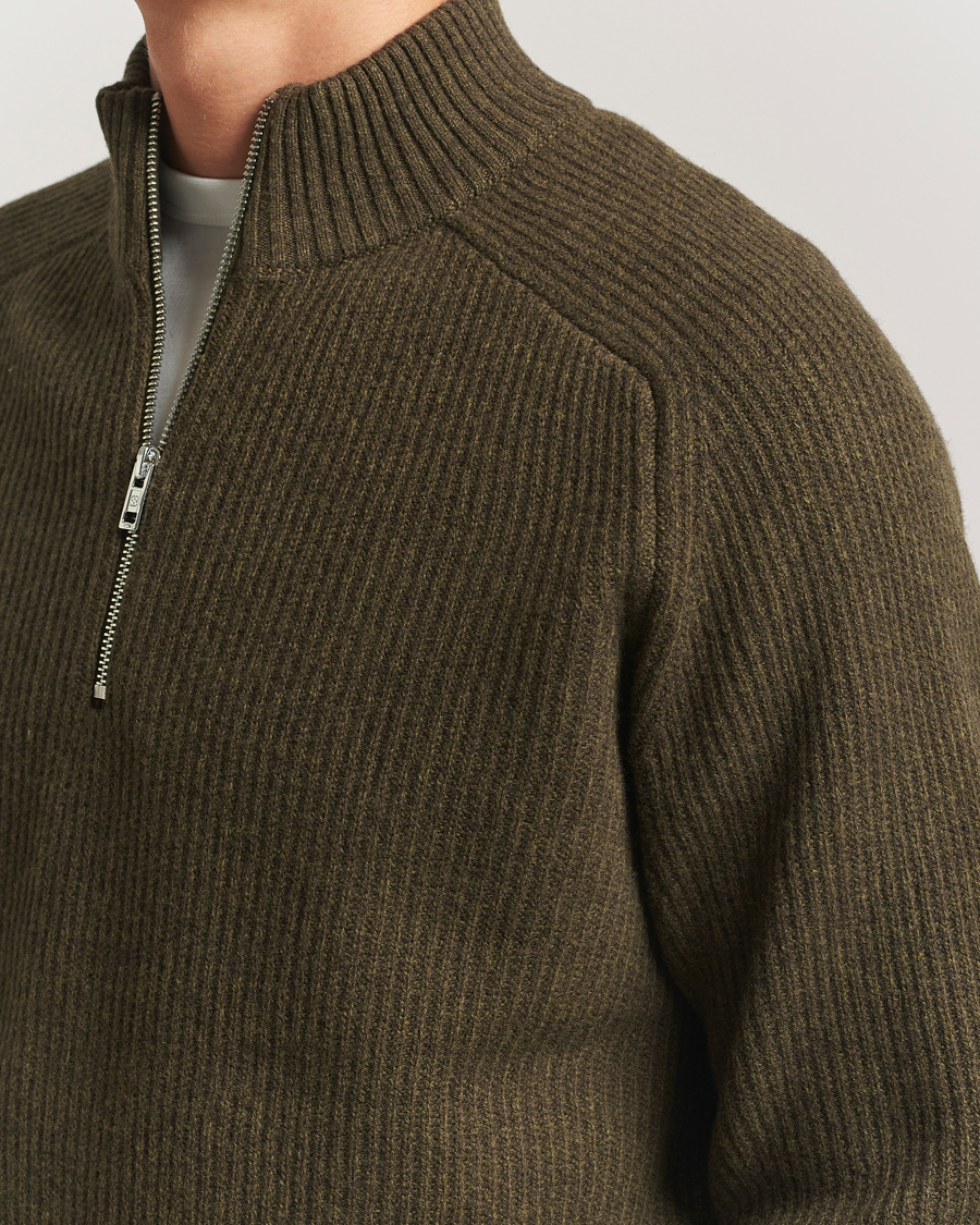 Heren | Truien | Filippa K | Ribbed Wool Half Zip Moss Green