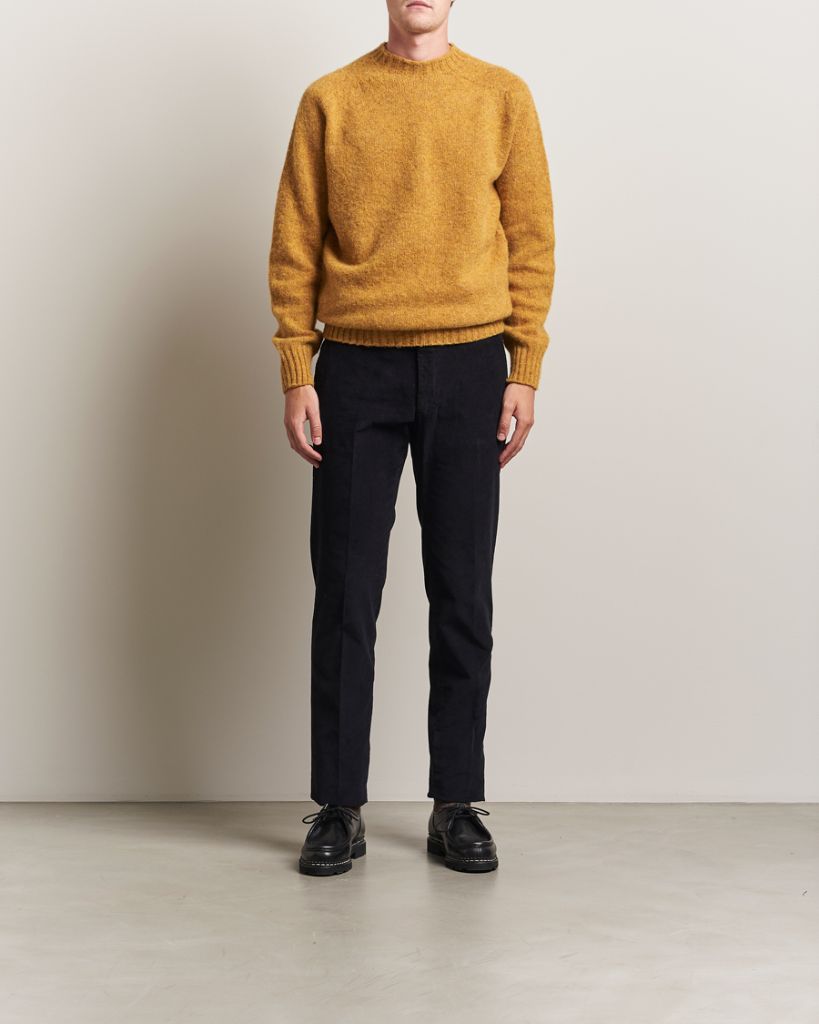 Heren | Truien | Sunspel | Brushed Shetland Crew Neck Saffron
