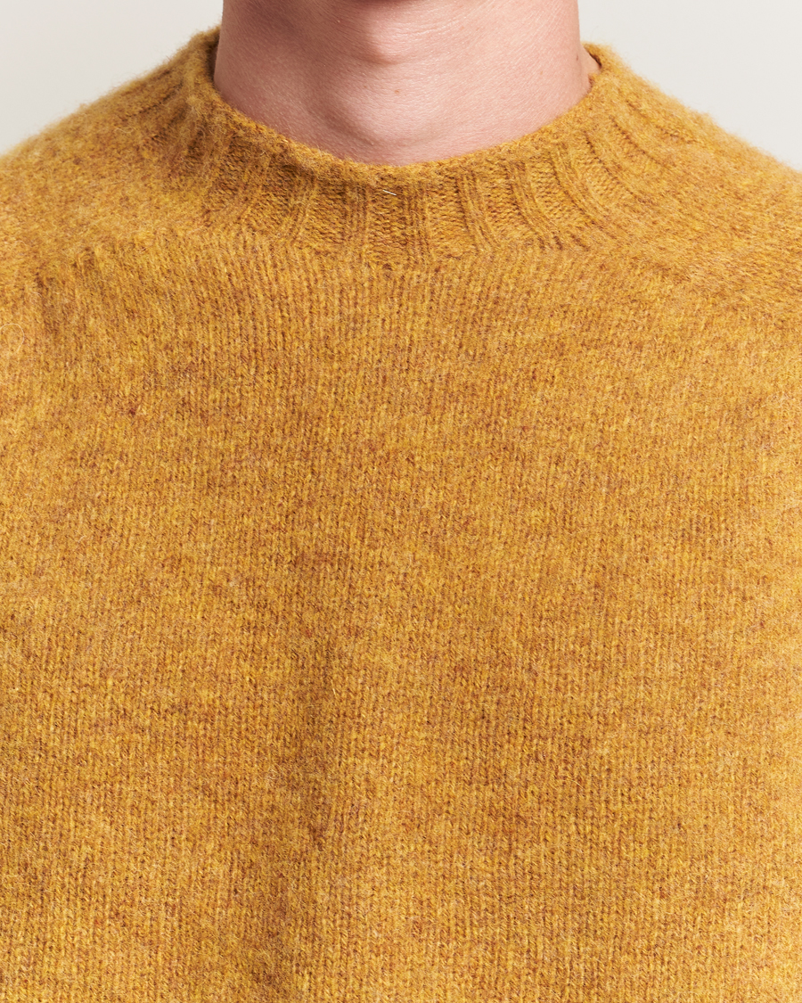 Heren | Truien | Sunspel | Brushed Shetland Crew Neck Saffron