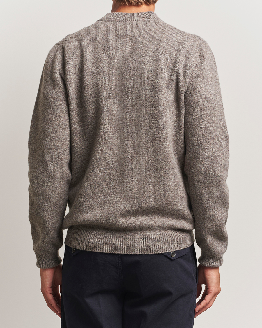 Heren | Truien | Sunspel | Knitted Lambswool V-Neck Bark