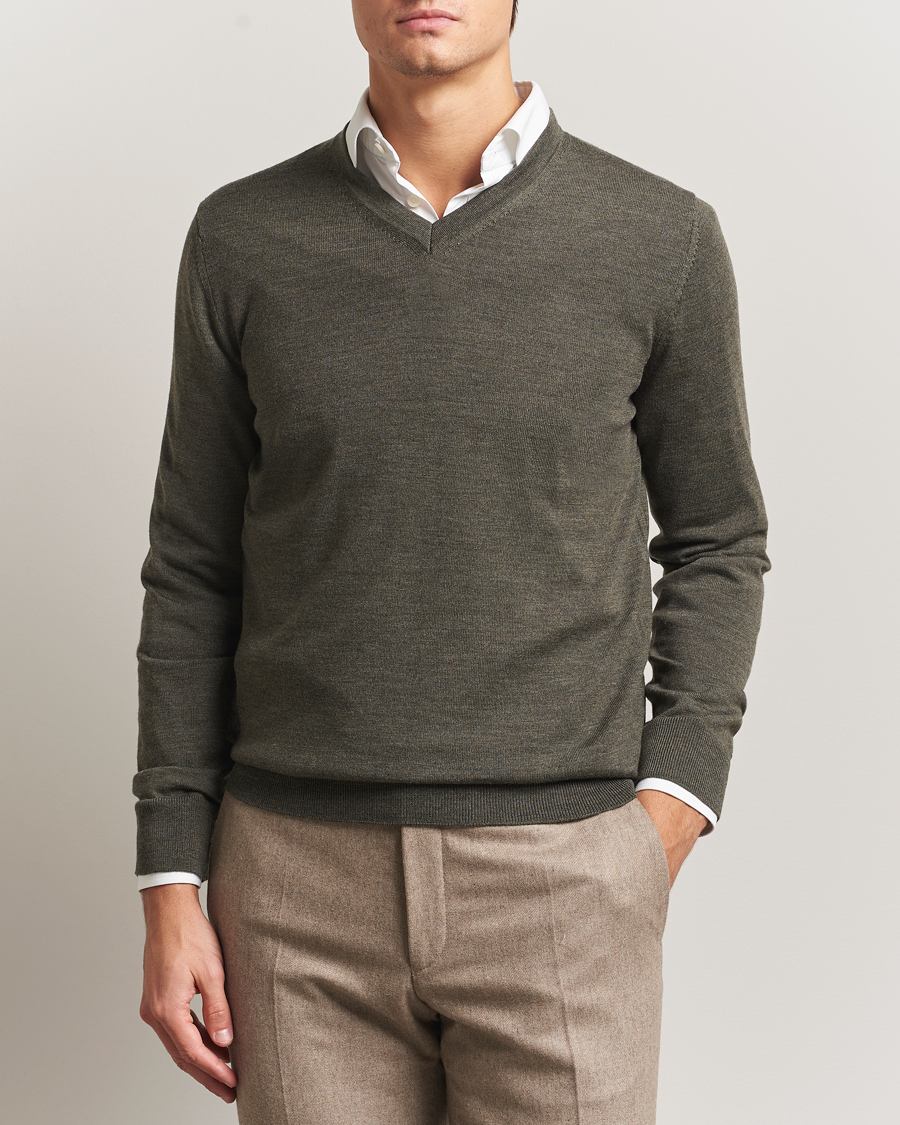 Heren | Truien | Charles Tyrwhitt | Pure Merino V-Neck Jumper Olive Green
