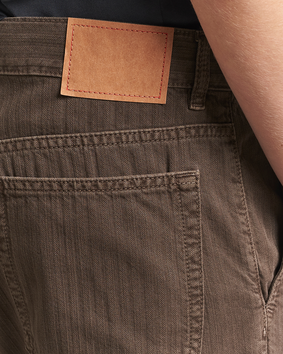 Heren | Broeken | Jeanerica | Genua Herringbone Twill Chino Brown