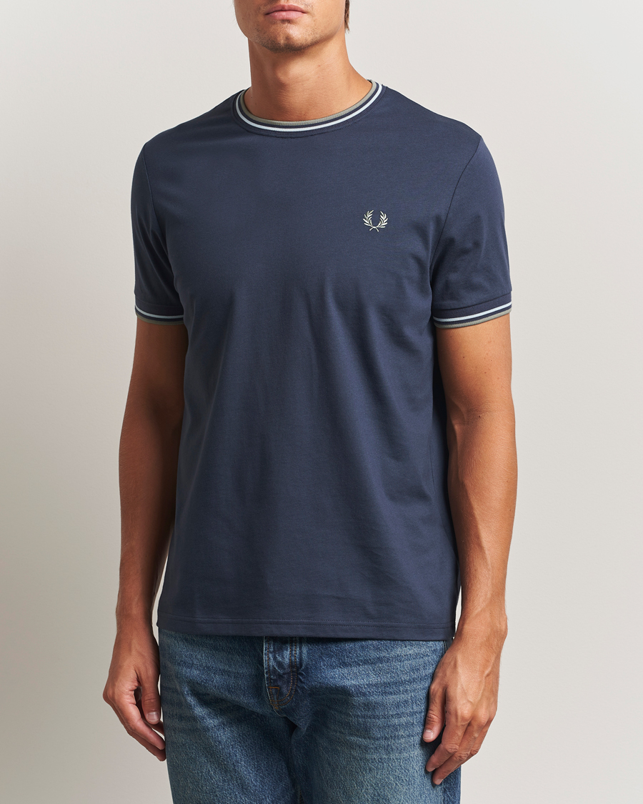 Heren | T-shirts | Fred Perry | Twin Tipped T-Shirt Dark Airforce