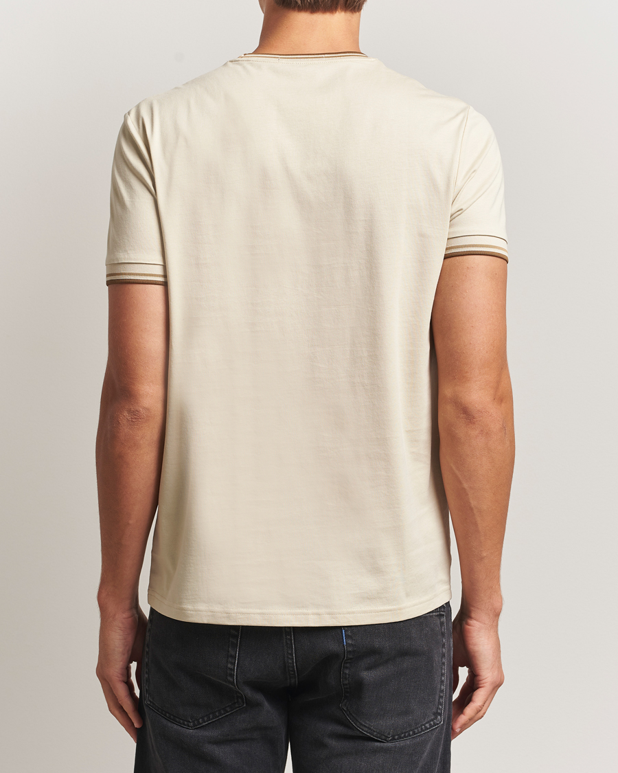 Heren | T-shirts | Fred Perry | Twin Tipped T-Shirt Oatmeal