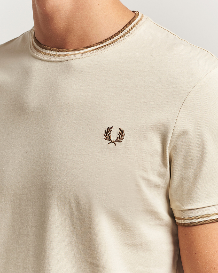 Heren | T-shirts | Fred Perry | Twin Tipped T-Shirt Oatmeal
