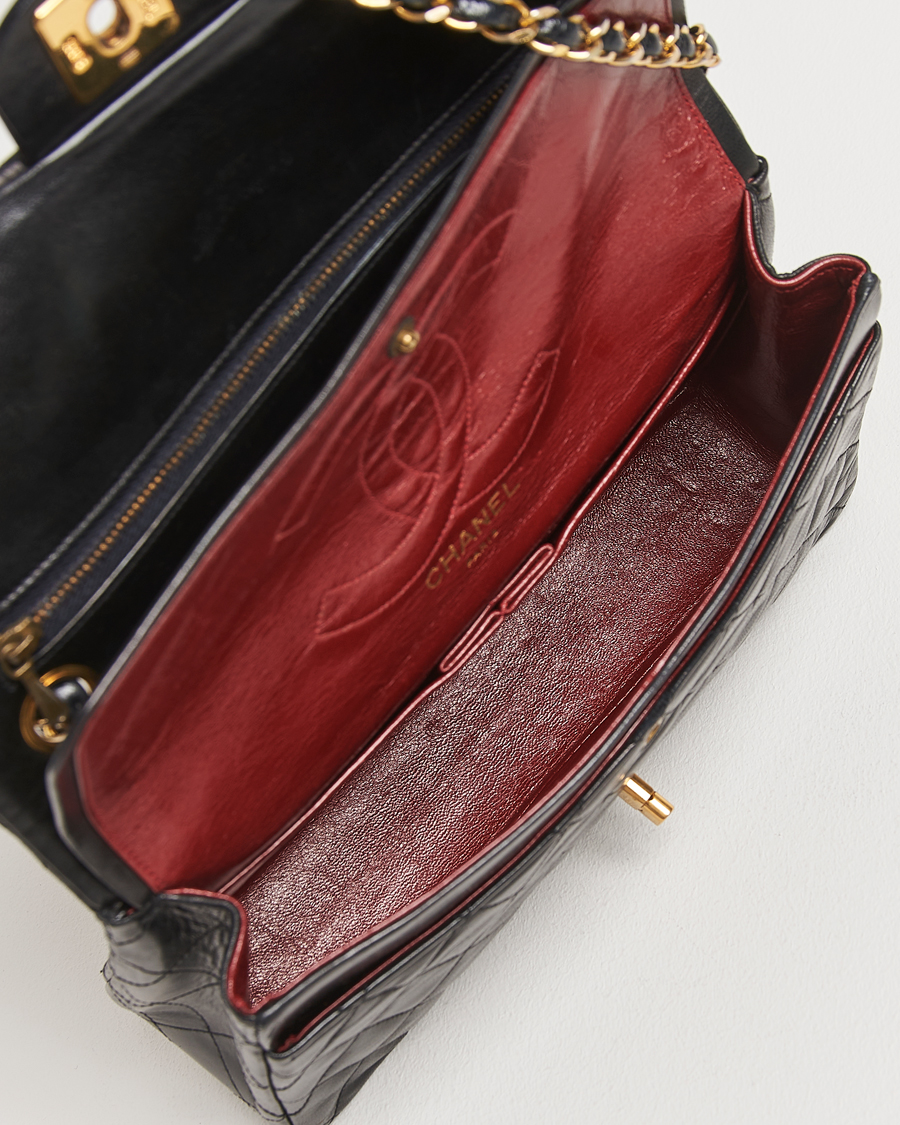 Heren | Gifts for Her | Chanel Pre-Owned | Classic Double Flap Medium Lambskin Black