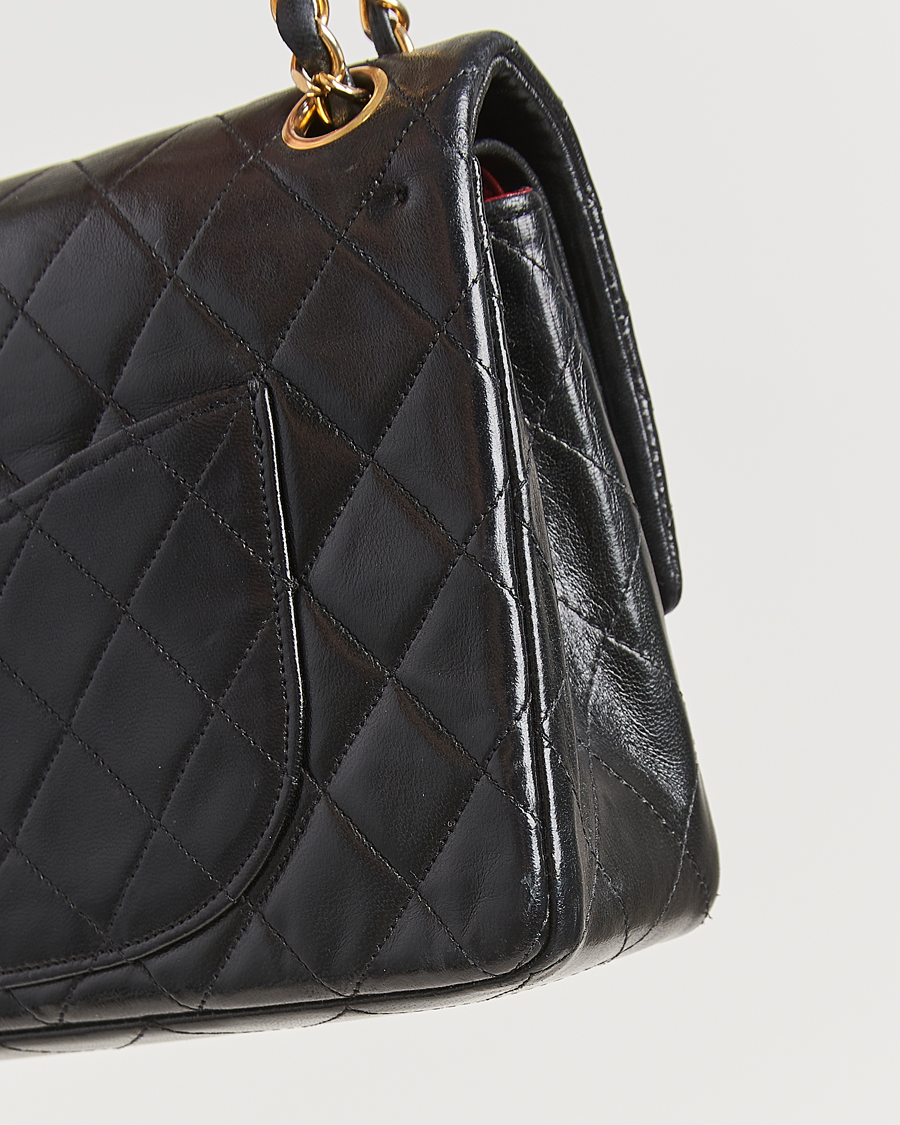 Heren | Gifts for Her | Chanel Pre-Owned | Classic Double Flap Medium Lambskin Black