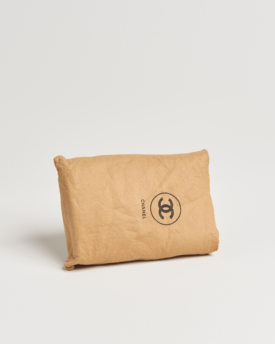 Heren | Gifts for Her | Chanel Pre-Owned | Classic Double Flap Medium Lambskin Black