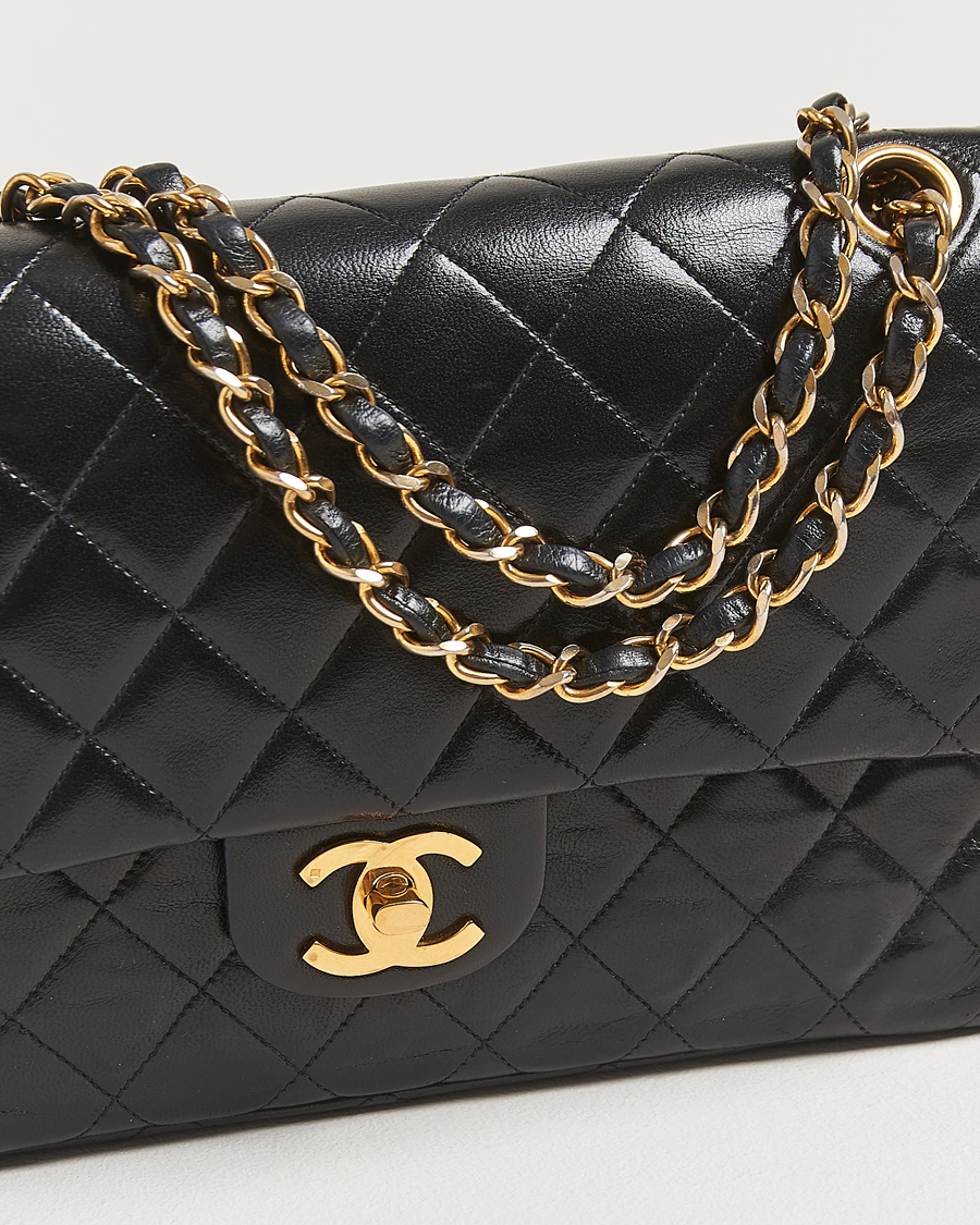 Heren | Gifts for Her | Chanel Pre-Owned | Classic Double Flap Medium Lambskin Black