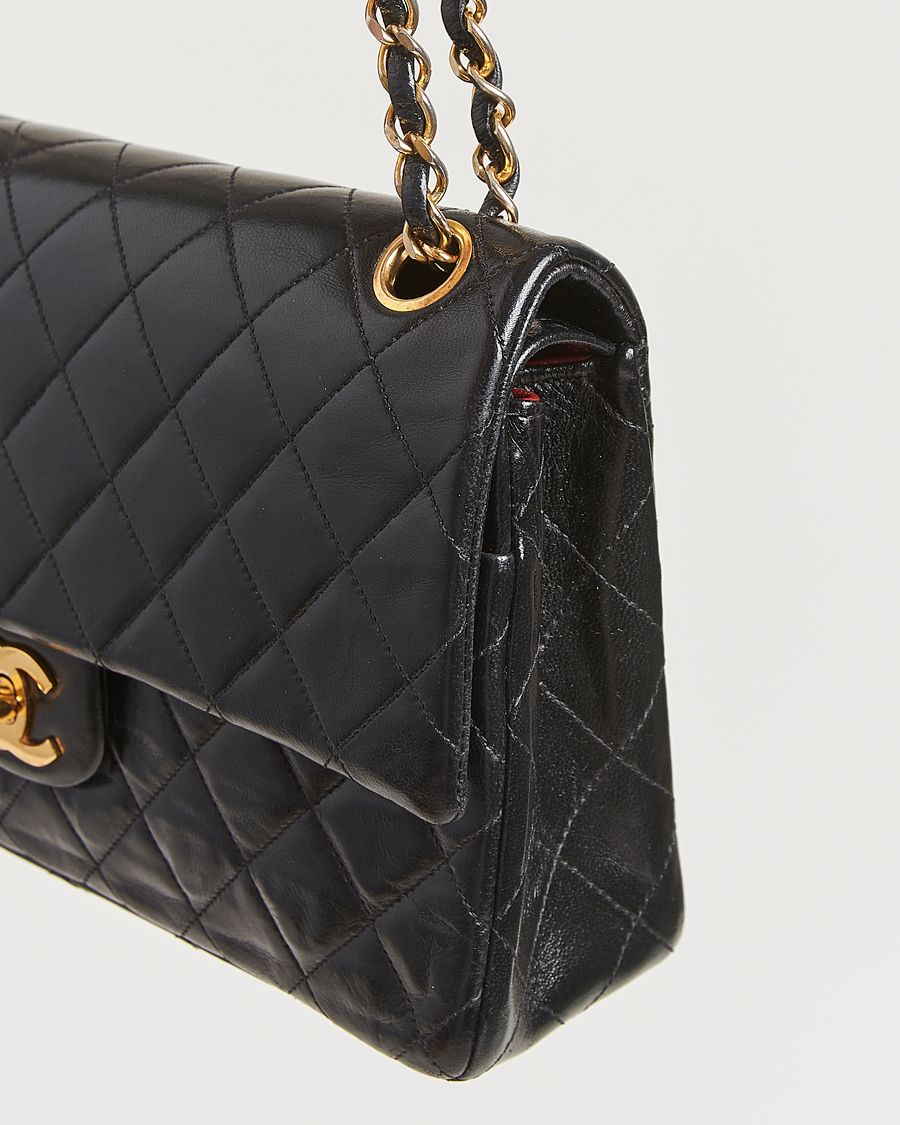 Heren | Gifts for Her | Chanel Pre-Owned | Classic Double Flap Medium Lambskin Black