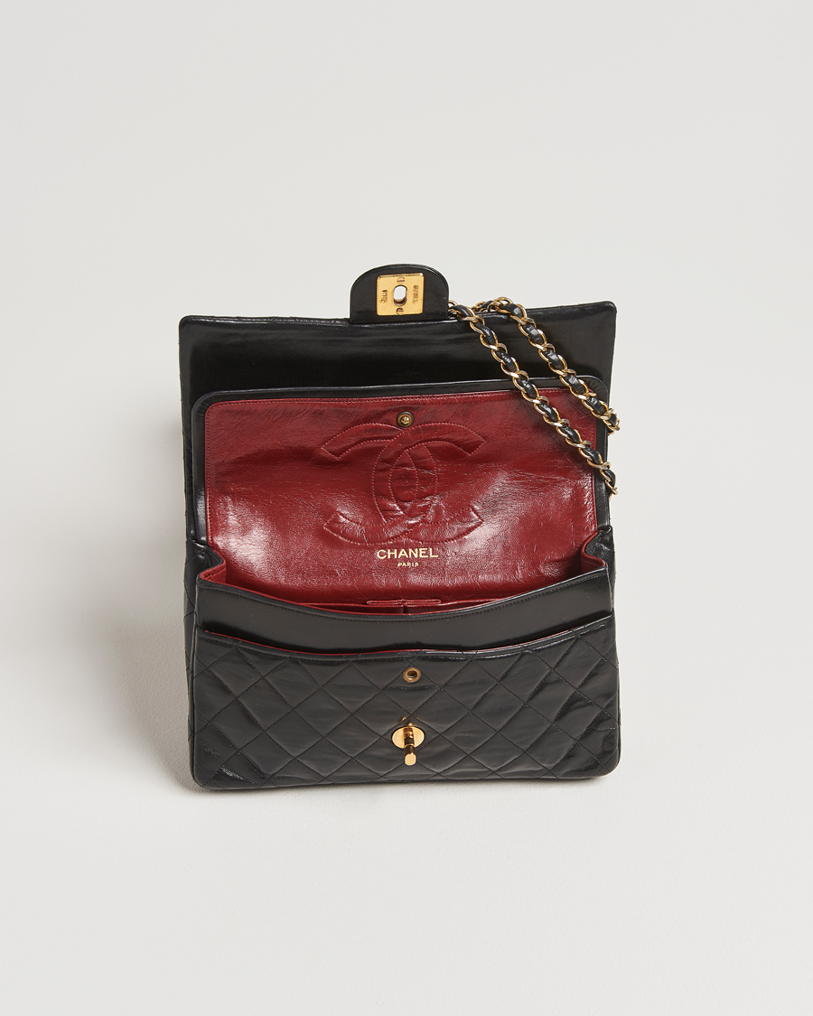 Heren | Gifts for Her | Chanel Pre-Owned | Classic Double Flap Medium Lambskin Black