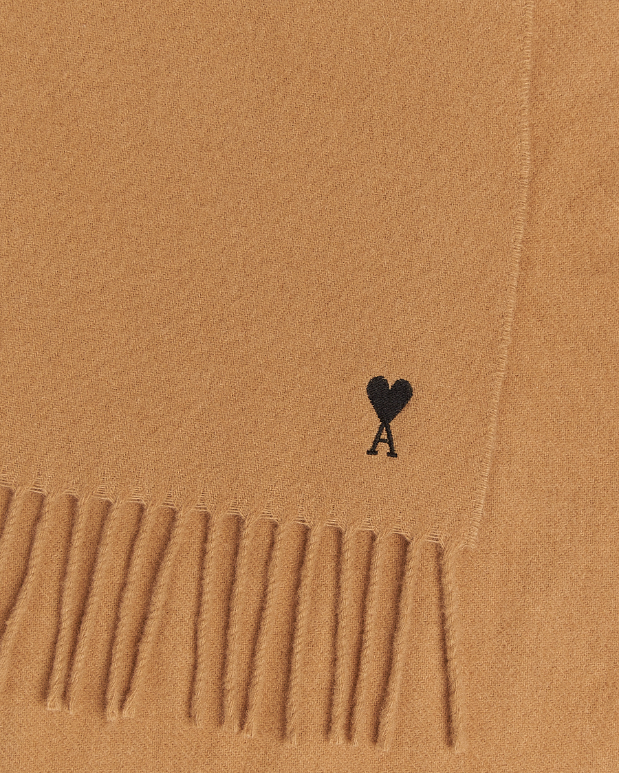 Heren | AMI Heart Logo Scarf Camel | AMI | Heart Logo Scarf Camel