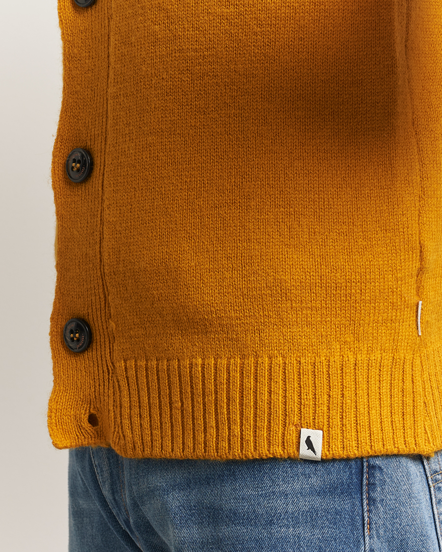 Heren | Truien | Peregrine | Maker's Stitch Merino Cardigan Honey