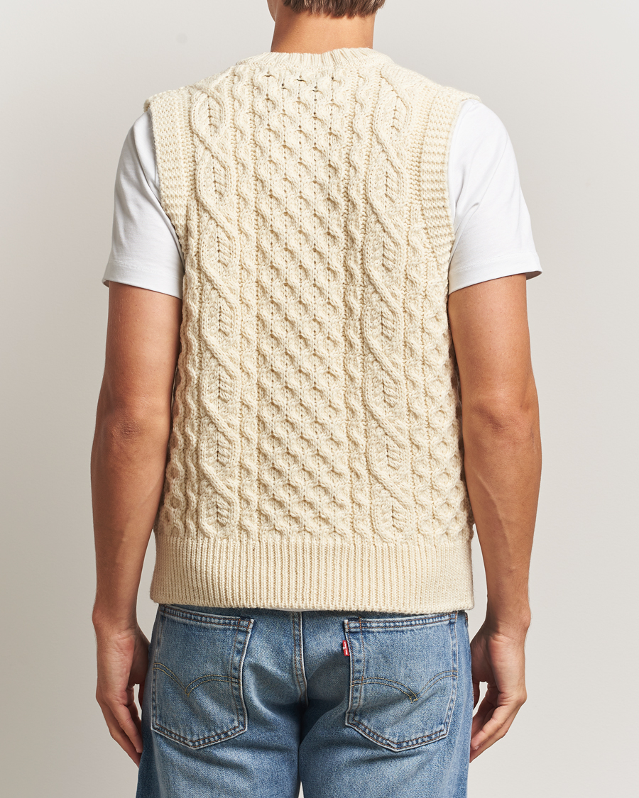 Heren | Truien | Peregrine | Hudson Wool Aran Knitted Vest Ecru