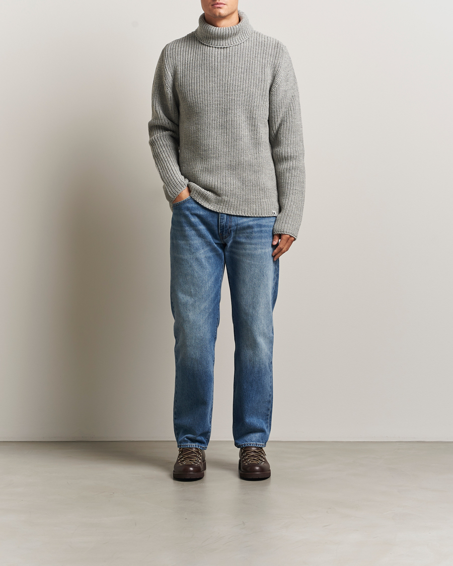 Heren | Truien | Peregrine | Wilkinson Knitted Merino Rollneck Light Grey