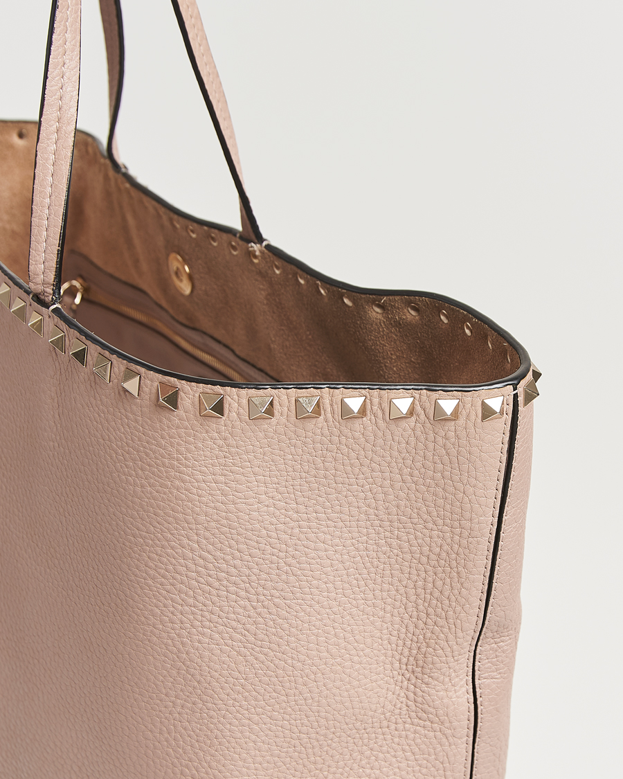 Heren | Pre-Owned & Vintage Bags | Valentino Pre-Owned | Medium Rockstud Tote Bag Poudre
