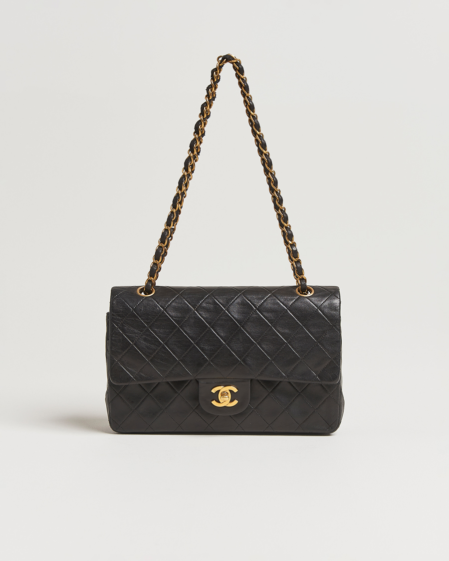Heren | Gifts for Her | Chanel Pre-Owned | Classic Double Flap Medium Lambskin Black