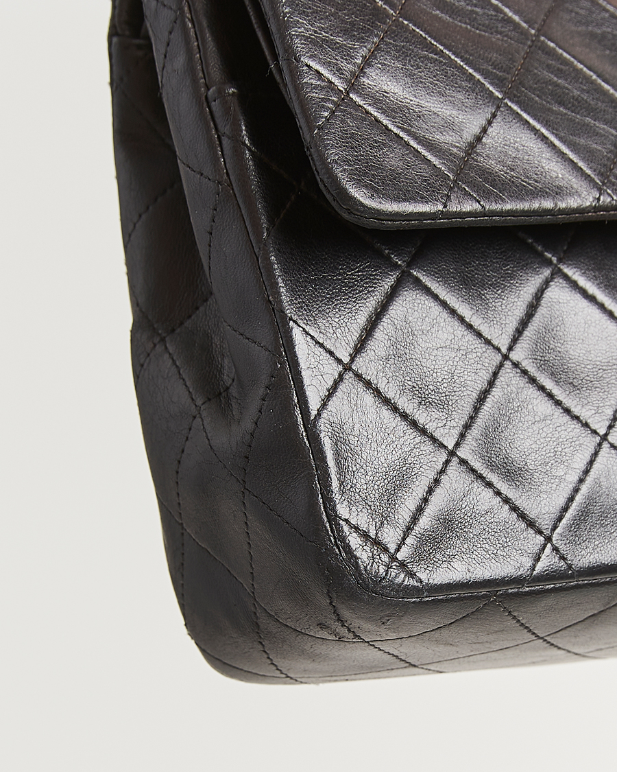 Heren | Gifts for Her | Chanel Pre-Owned | Classic Double Flap Medium Lambskin Black