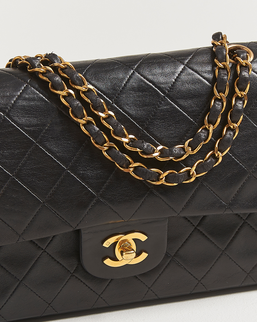 Heren | Gifts for Her | Chanel Pre-Owned | Classic Double Flap Medium Lambskin Black