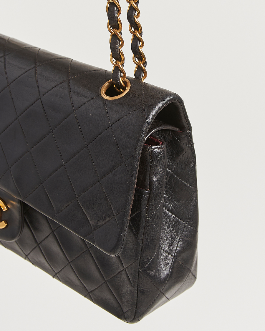 Heren | Gifts for Her | Chanel Pre-Owned | Classic Double Flap Medium Lambskin Black
