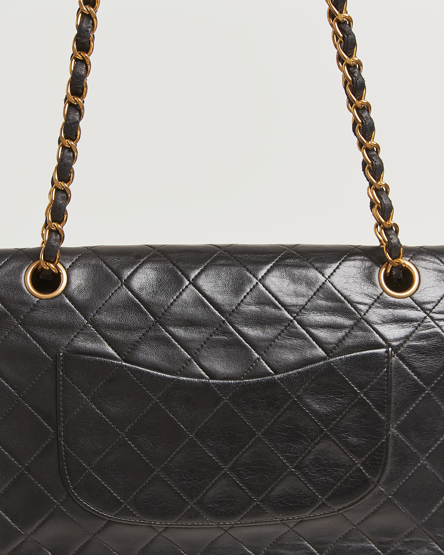 Heren | Gifts for Her | Chanel Pre-Owned | Classic Double Flap Medium Lambskin Black