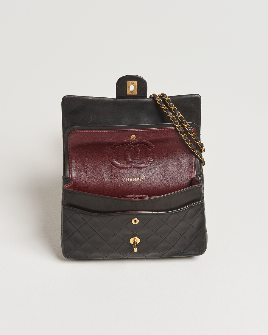 Heren | Gifts for Her | Chanel Pre-Owned | Classic Double Flap Medium Lambskin Black