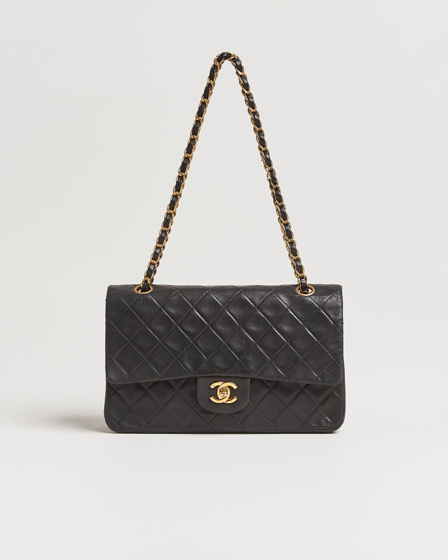Heren | Gifts for Her | Chanel Pre-Owned | Classic Double Flap Medium Lambskin Black