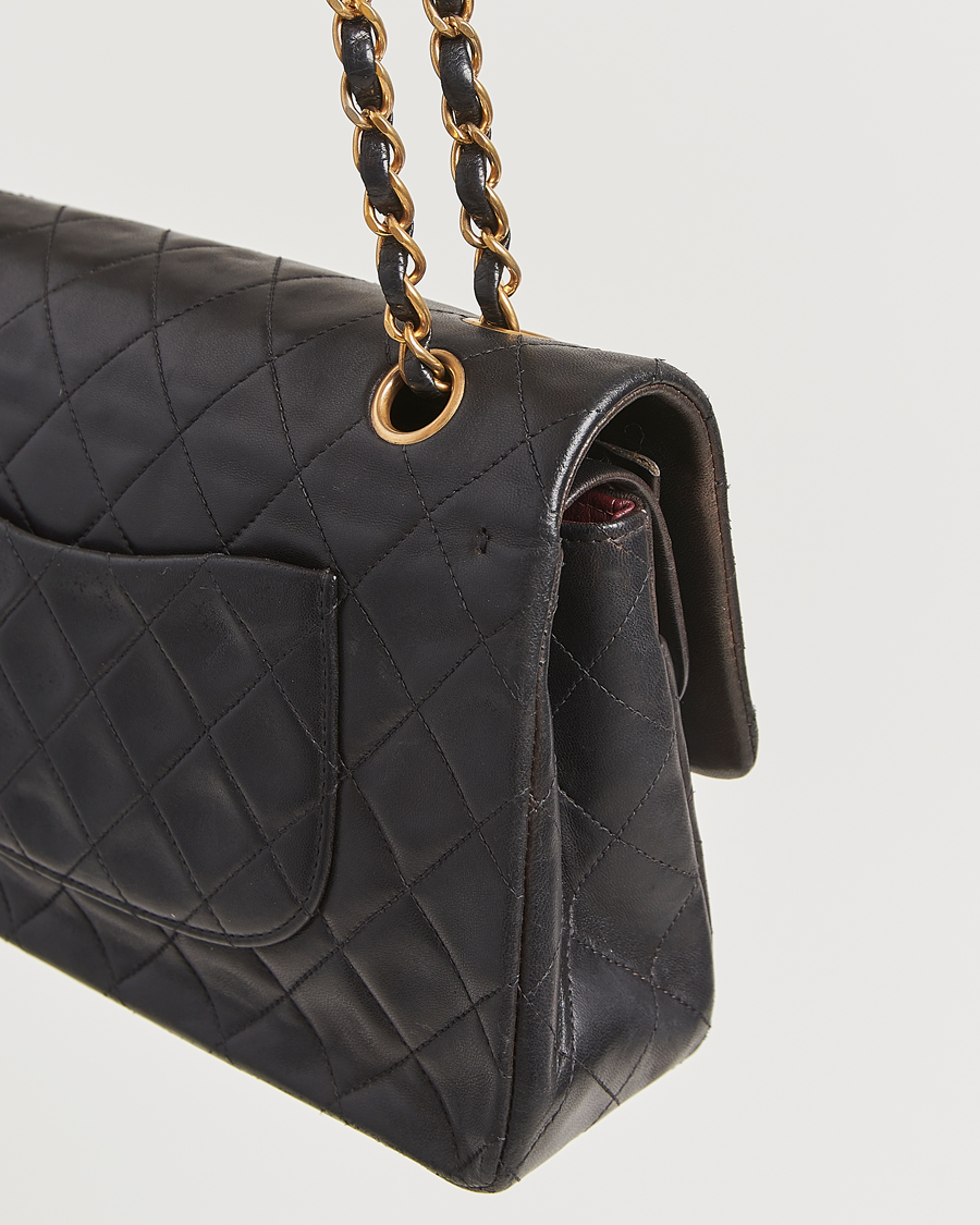 Heren | Gifts for Her | Chanel Pre-Owned | Classic Double Flap Medium Lambskin Black