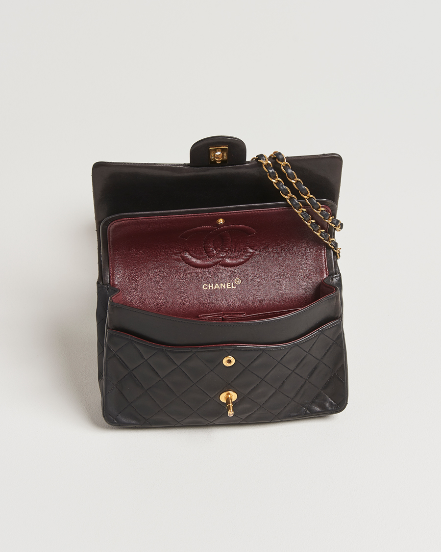 Heren | Gifts for Her | Chanel Pre-Owned | Classic Double Flap Medium Lambskin Black