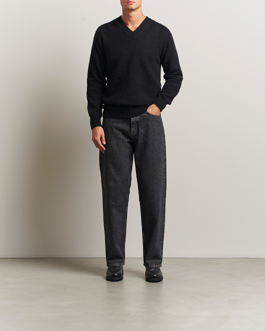 Heren | Truien | Harley Of Scotland for Care of Carl | Harley Of Scotland Brushed Supersoft Lambswool V-Neck Black