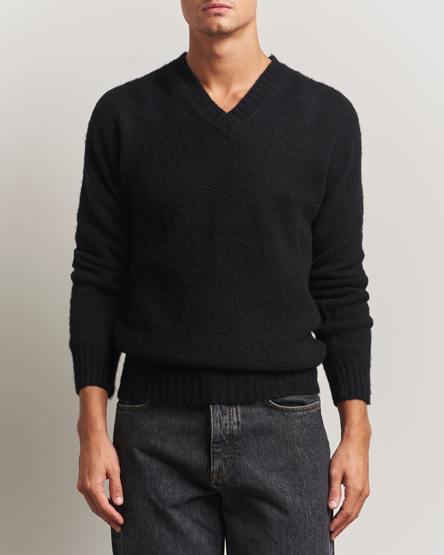Heren | Truien | Harley Of Scotland for Care of Carl | Harley Of Scotland Brushed Supersoft Lambswool V-Neck Black