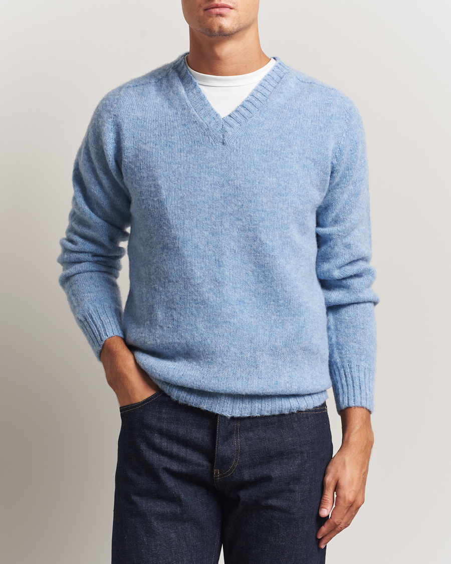 Heren | Truien | Harley Of Scotland for Care of Carl | Harley Of Scotland Brushed Supersoft Lambswool V-Neck Light Blue