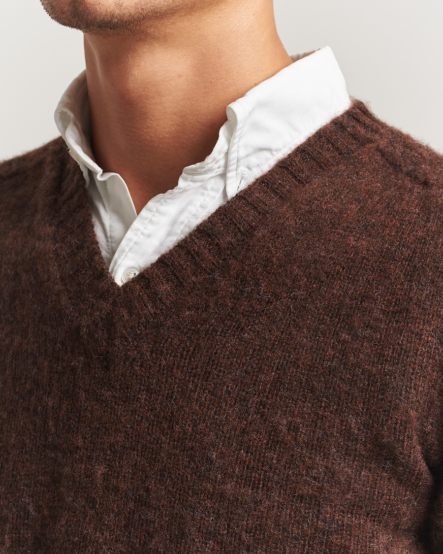 Heren | Truien | Harley Of Scotland for Care of Carl | Harley Of Scotland Brushed Supersoft Lambswool V-Neck Brown