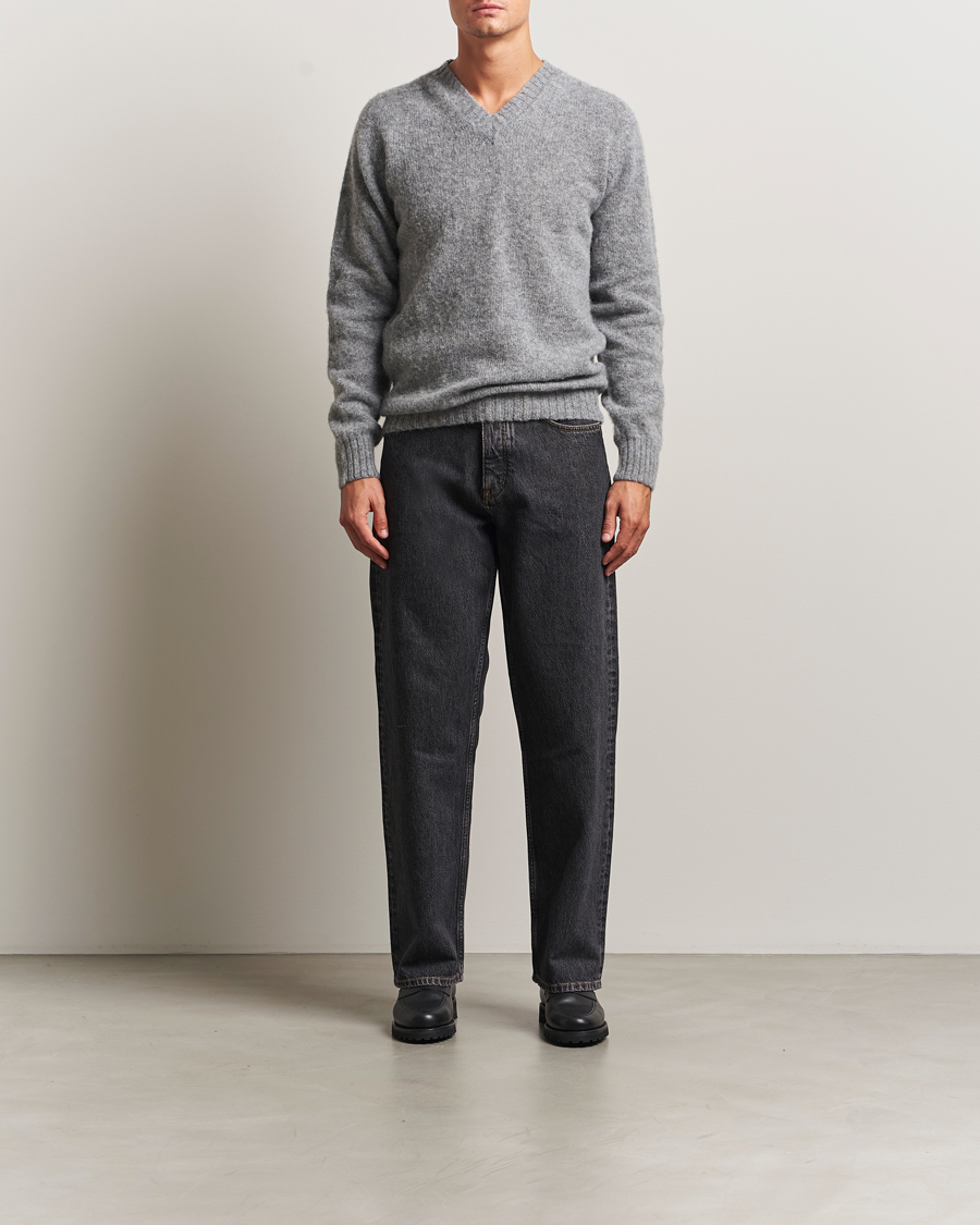 Heren | Truien | Harley Of Scotland for Care of Carl | Harley Of Scotland Brushed Supersoft Lambswool V-Neck Mid Grey