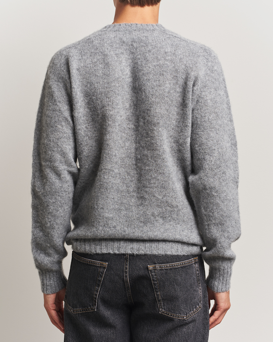 Heren | Truien | Harley Of Scotland for Care of Carl | Harley Of Scotland Brushed Supersoft Lambswool V-Neck Mid Grey