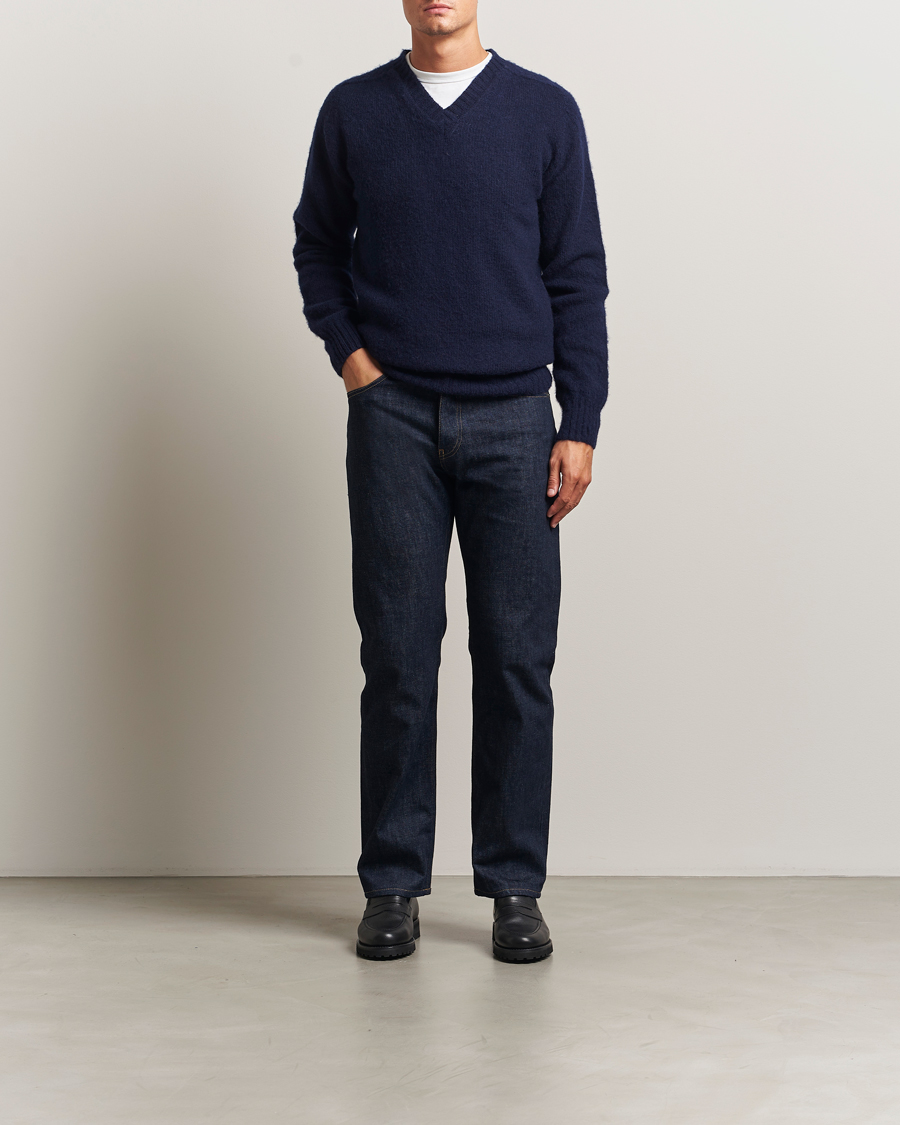Heren | Truien | Harley Of Scotland for Care of Carl | Harley Of Scotland Brushed Supersoft Lambswool V-Neck Navy