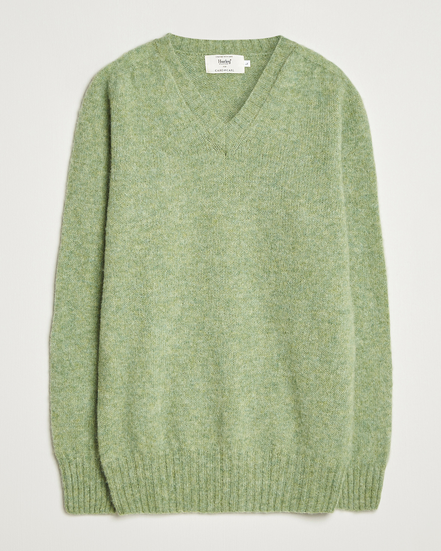 Heren | Truien | Harley Of Scotland | Brushed Supersoft Lambswool V-Neck Light Green