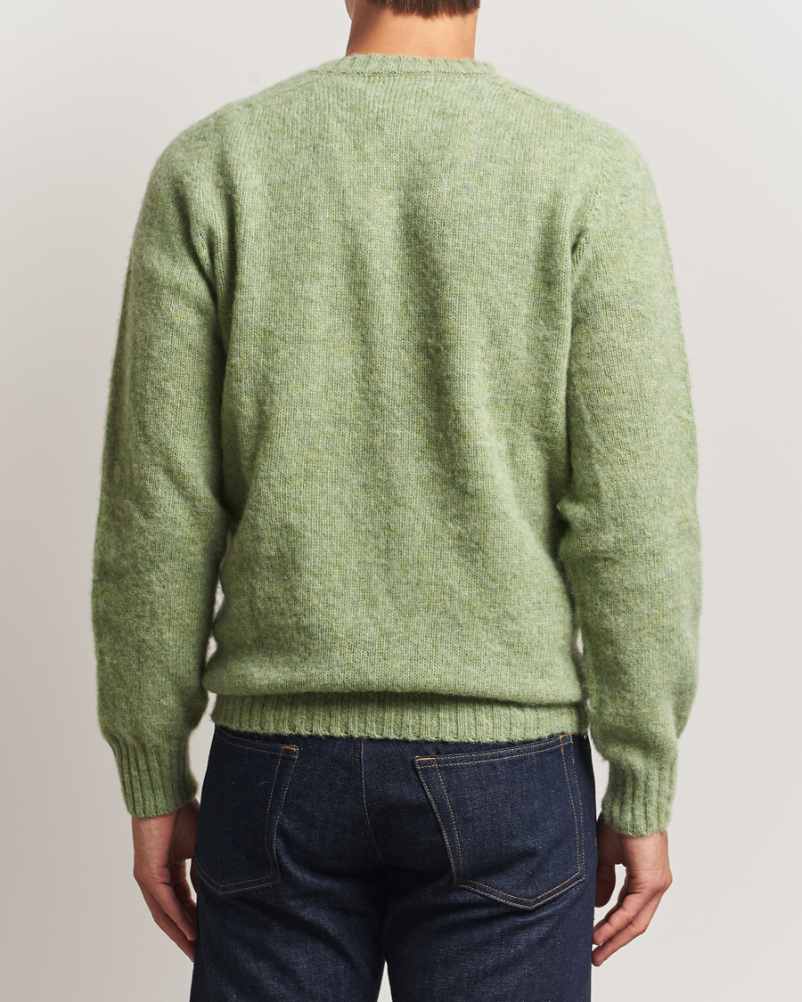 Heren | Truien | Harley Of Scotland | Brushed Supersoft Lambswool V-Neck Light Green