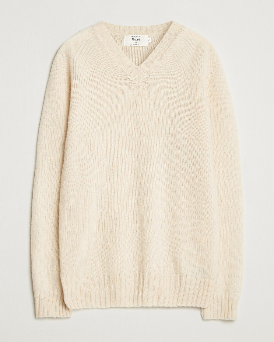 Heren | Truien | Harley Of Scotland for Care of Carl | Harley Of Scotland Brushed Supersoft Lambswool V-Neck Vanilla