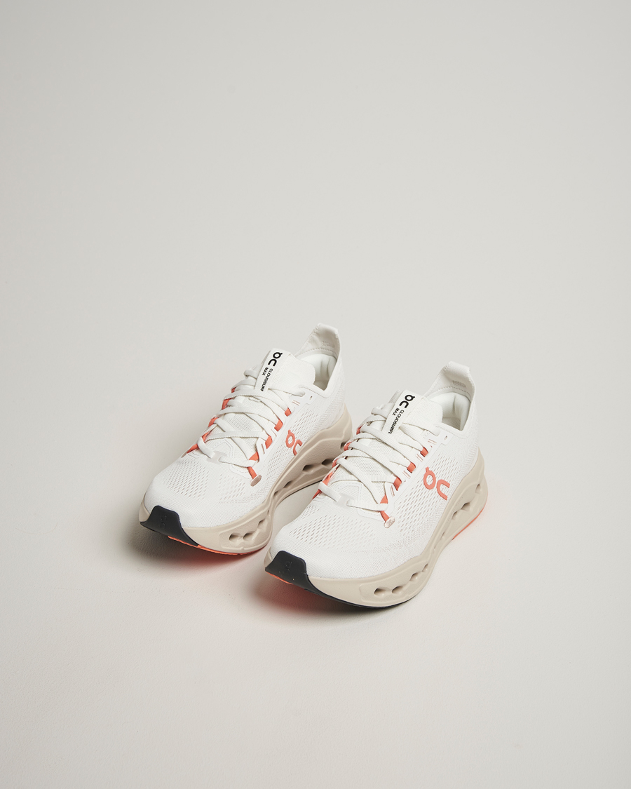 Heren | Hardloopschoenen | On | Cloudsurfer Max Ivory/Salmon