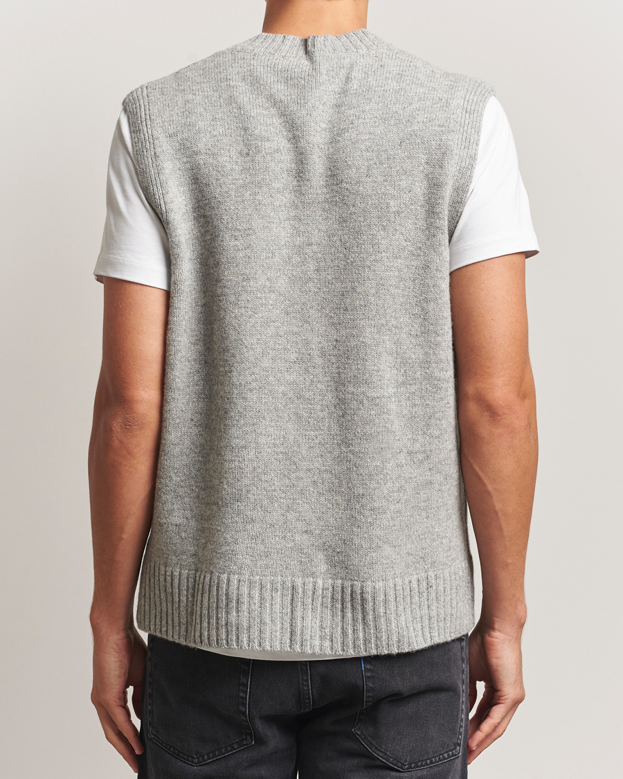 Heren | Truien | A Day's March | Wigtown Lambswool V-Neck Vest Grey Melange