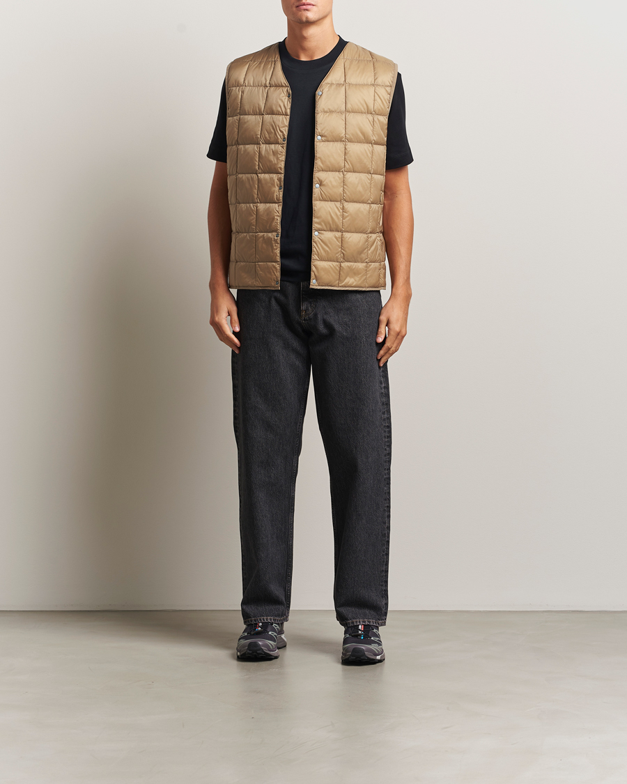 Heren | Gilets | TAION | V-Neck Lightweight Down Vest Greige