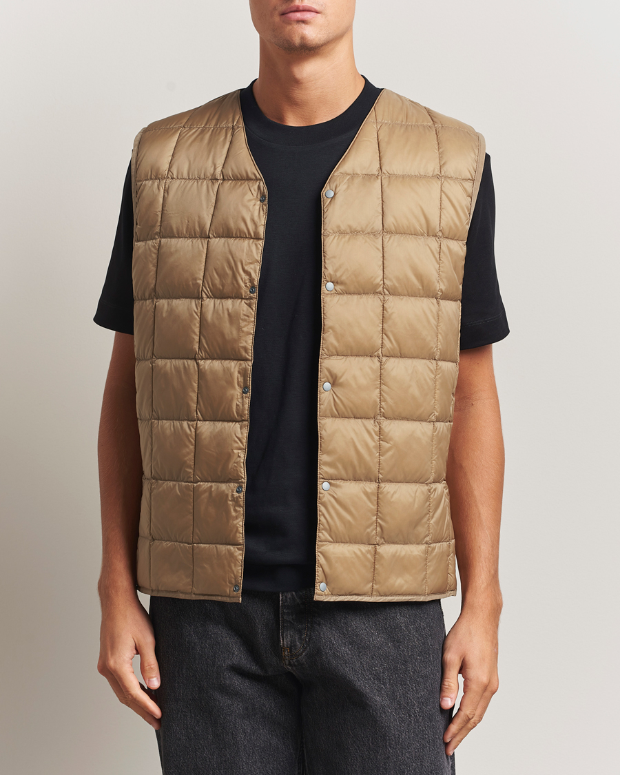 Heren | Gilets | TAION | V-Neck Lightweight Down Vest Greige