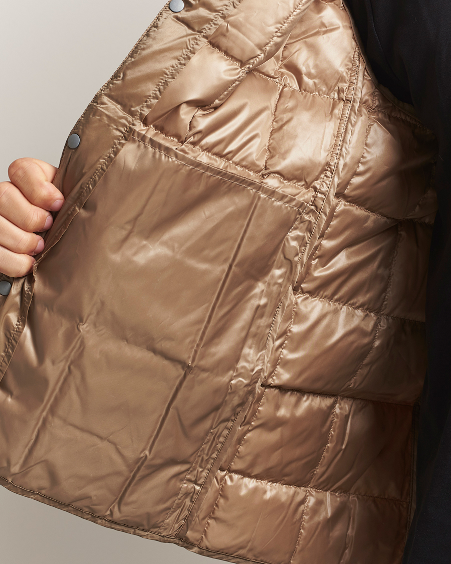 Heren | Gilets | TAION | V-Neck Lightweight Down Vest Greige