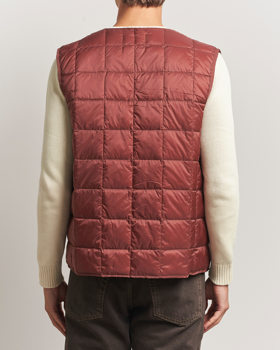 Heren | Gilets | TAION | V-Neck Lightweight Down Vest Dark Red