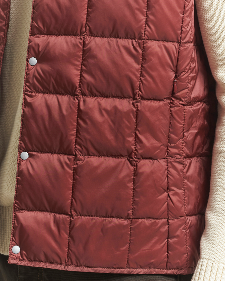 Heren | Gilets | TAION | V-Neck Lightweight Down Vest Dark Red